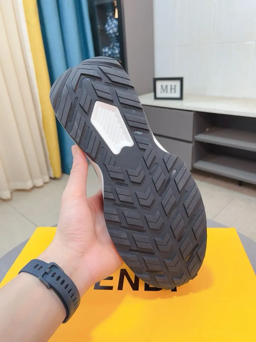 Factory price 458🌹🌹[fendi] Fendi classic and comfortable men, this complex sneaker is made of soft calfskin➕genuine leather lining➕original ultra-light rubber material rough outsole. This unique light and thin style is suitable for the casual and exquisite sensibility of this season. It is comfortable and natural on the feet. It is an everyday style for casual travel in autumn and winter! 38/44